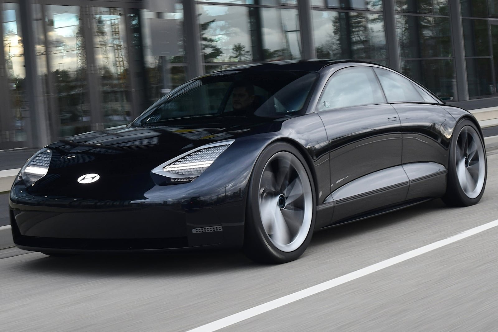 hyundai-continues-to-torture-fans-with-new-ioniq-6-sketches