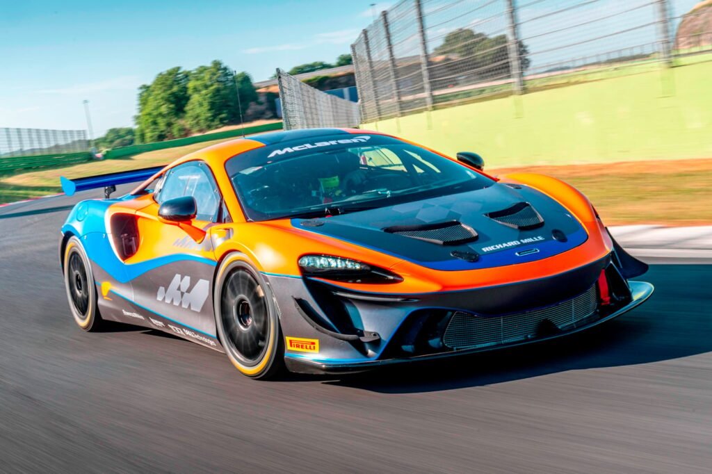 mclaren-unveils-the-super-cool-artura-gt4