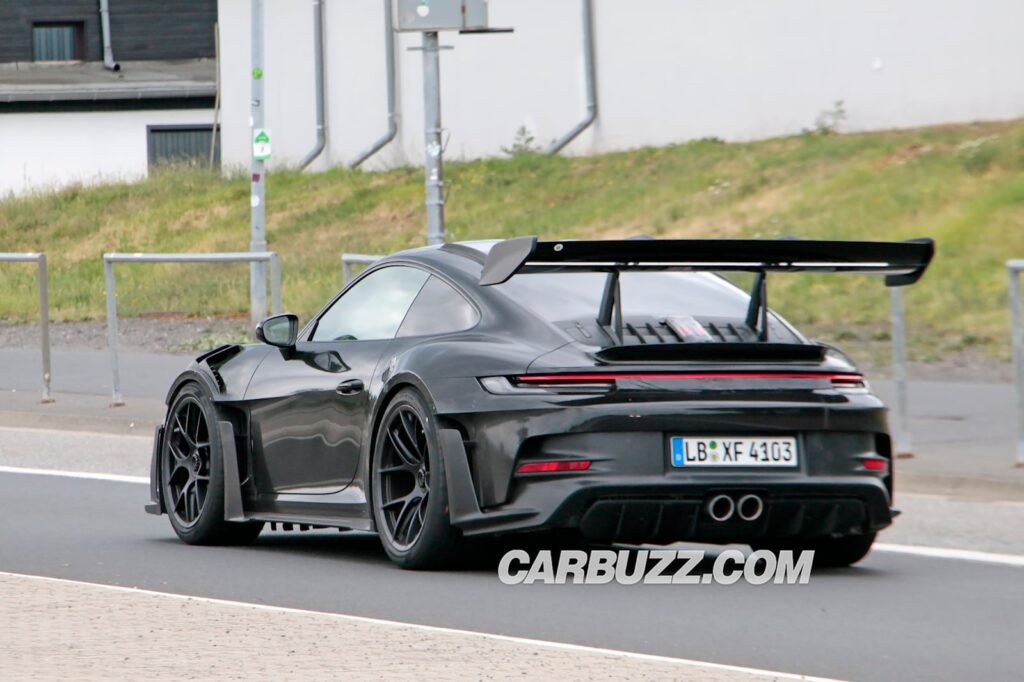 new-porsche-911-gt3-rs-shows-off-insane-aero