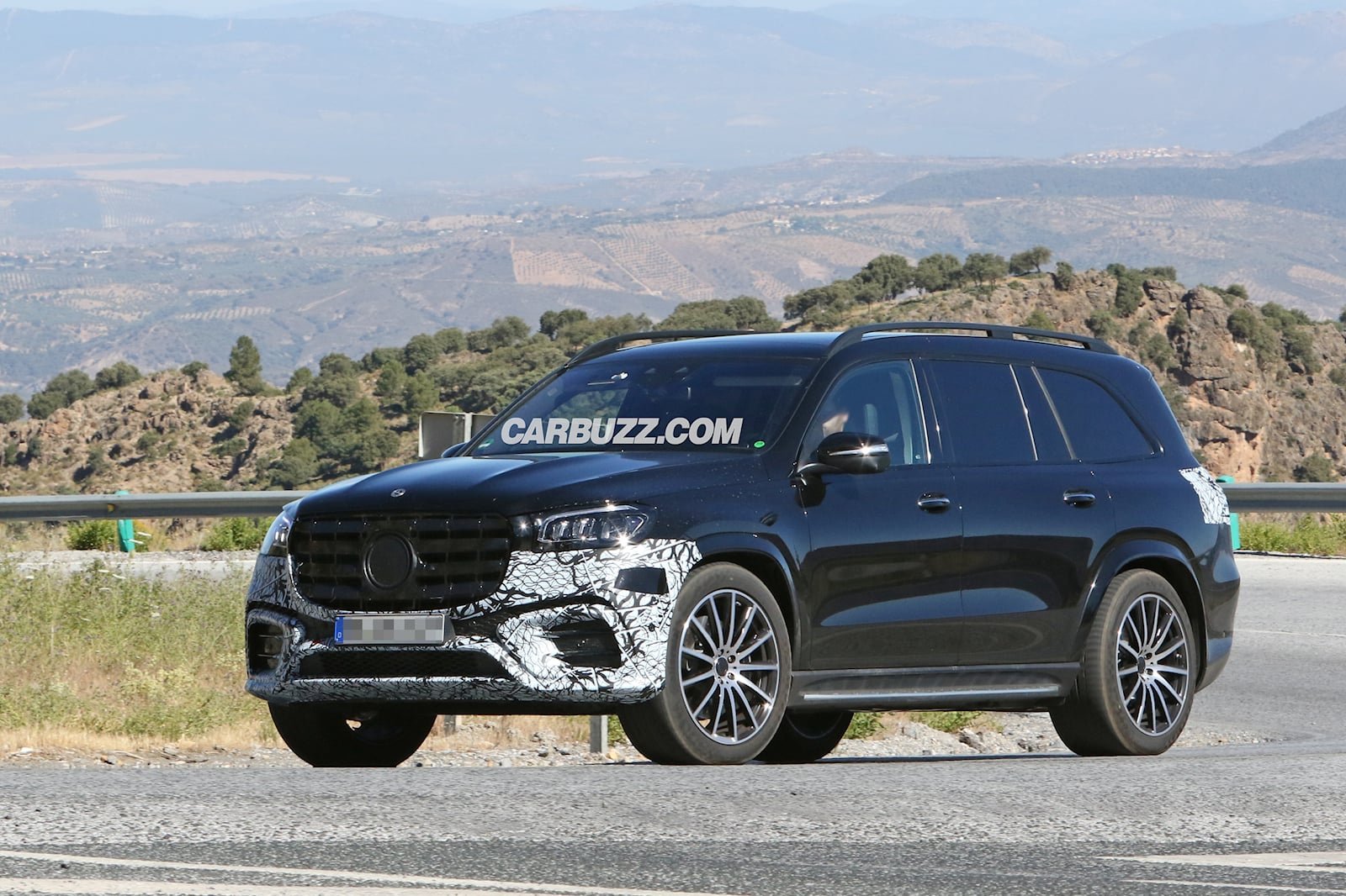 mercedes-benz-gls-turns-up-the-style-for-2023