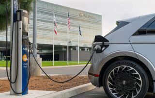 new-republican-bill-says-free-ev-charging-stations-should-only-be-allowed-with-free-gas-pumps