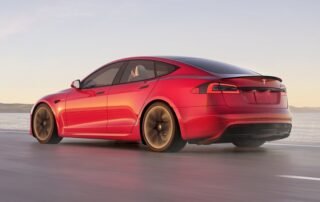 tesla-trying-to-buy-cars-back-from-owners-with-cleverly-worded-text-messages