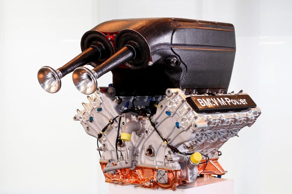 bmw-reveals-the-turbo-v8-heart-of-its-le-mans-hypercar