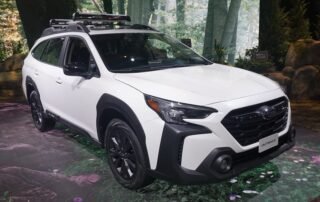 subaru-keeps-pricing-low-for-2023-legacy-and-outback