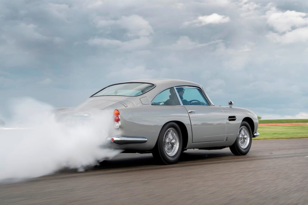 how-aston-martin-became-james-bond’s-car-of-choice