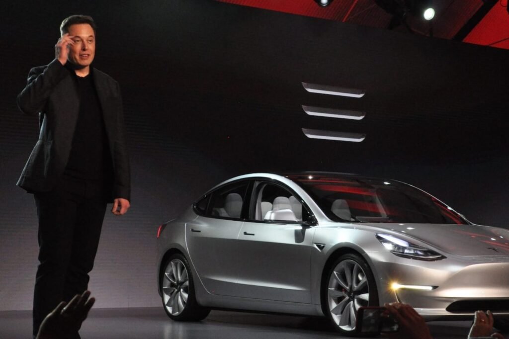 tesla-wants-mass-layoff-lawsuit-thrown-out-of-court