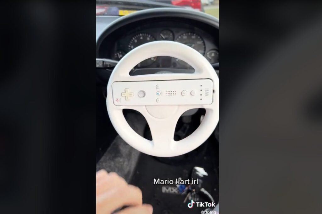 mazda-miata-owner-is-replacing-genuine-car-parts-with-nintendo-wii-controls