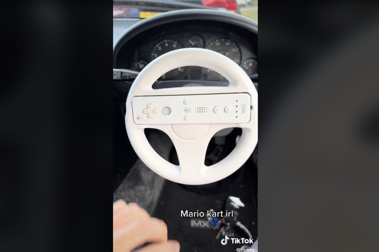 mazda-miata-owner-is-replacing-genuine-car-parts-with-nintendo-wii-controls