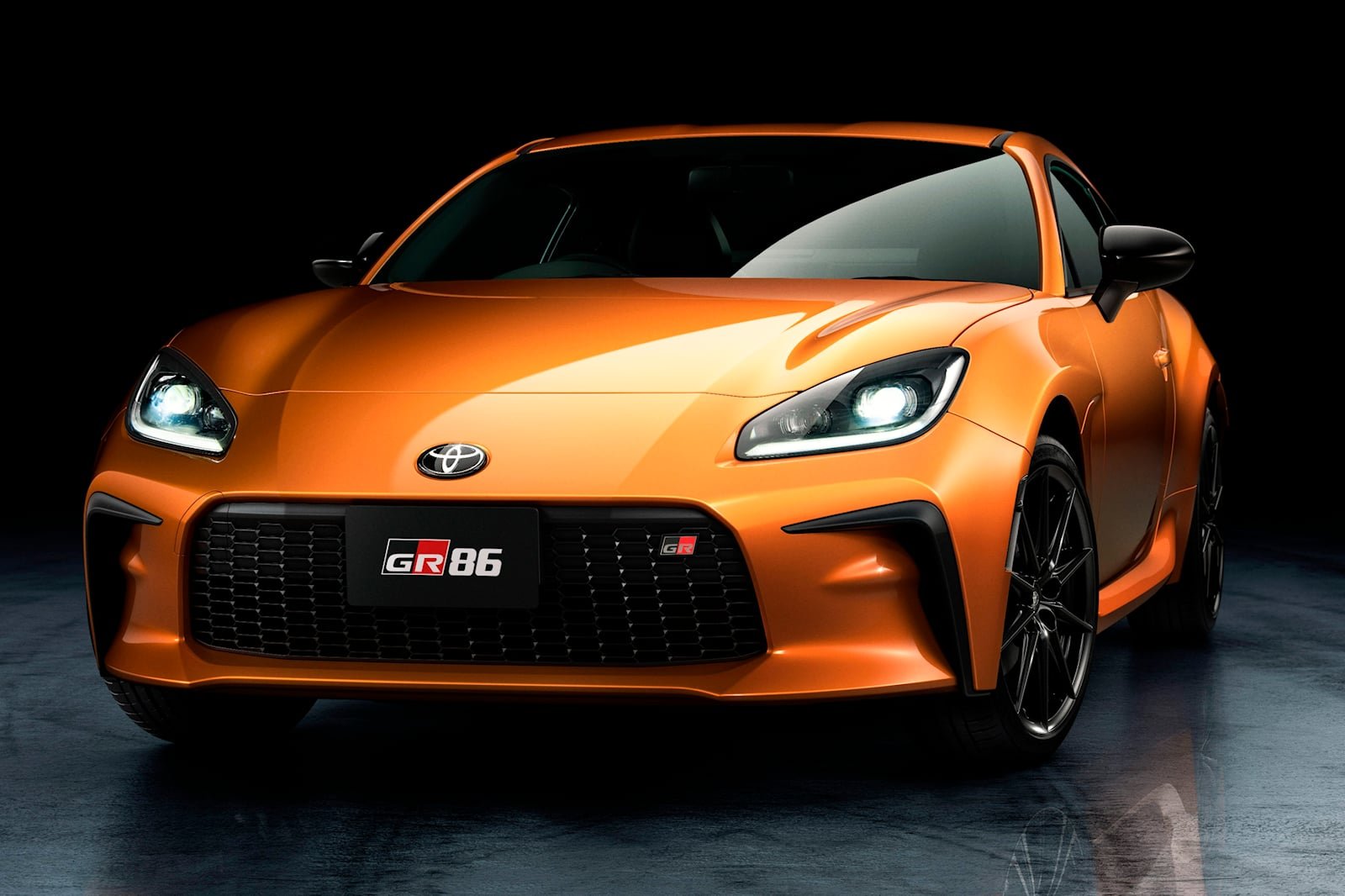 toyota-celebrates-10-years-of-the-gr86-with-very-orange-special-edition