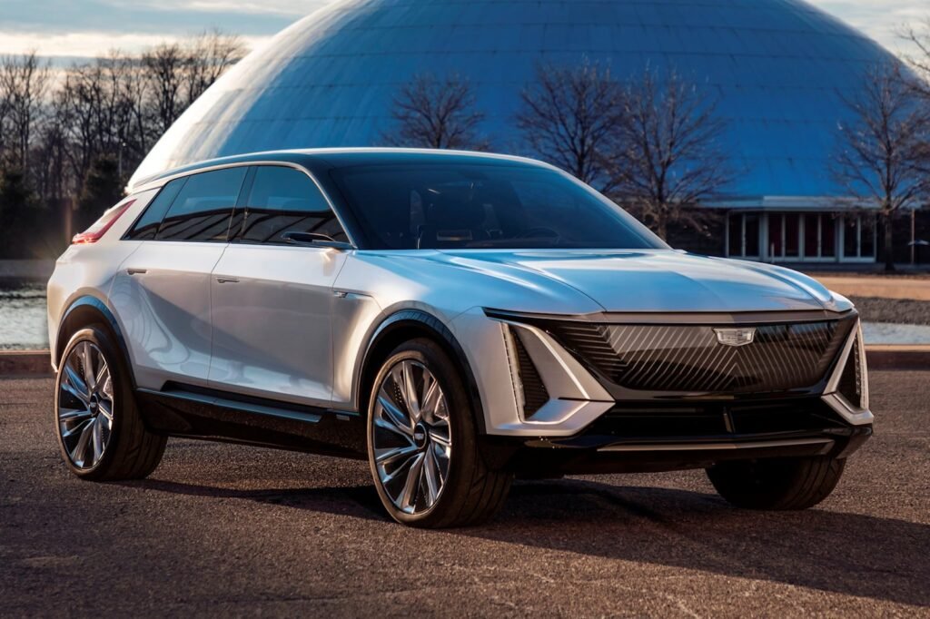 cadillac-paid-lyriq-buyers-to-keep-quiet-about-their-new-car-and-the-feds-aren’t-happy