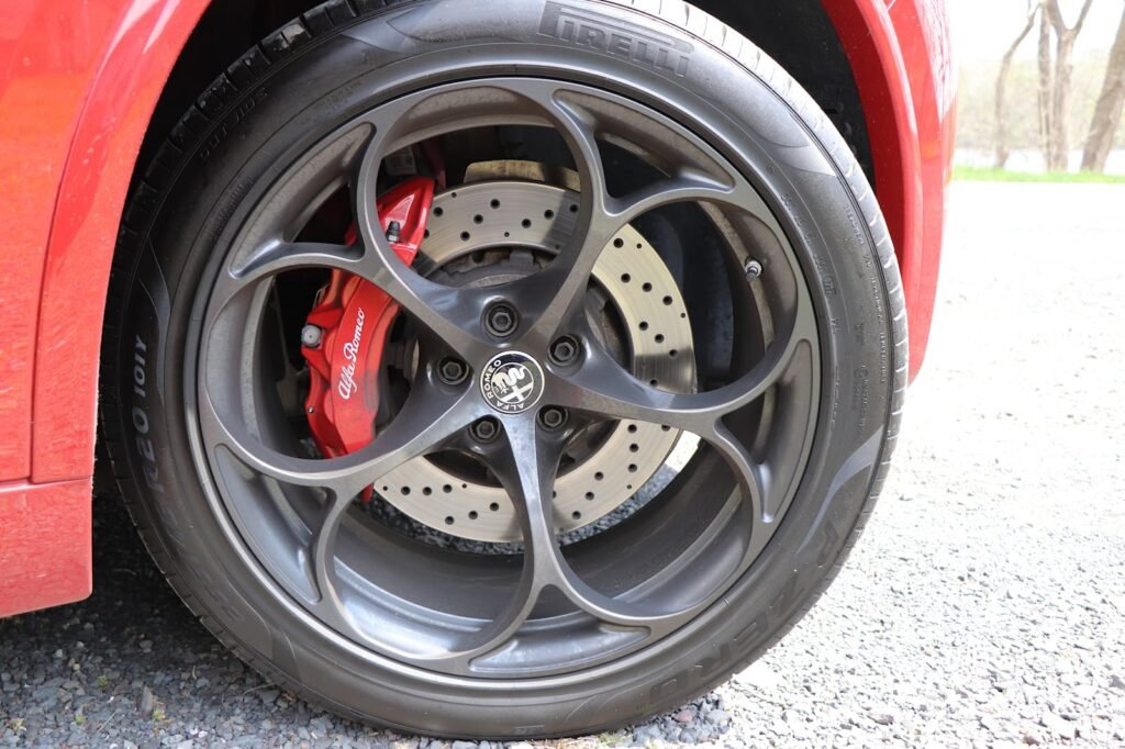 alfa-romeo-not-interested-in-building-electric-suv