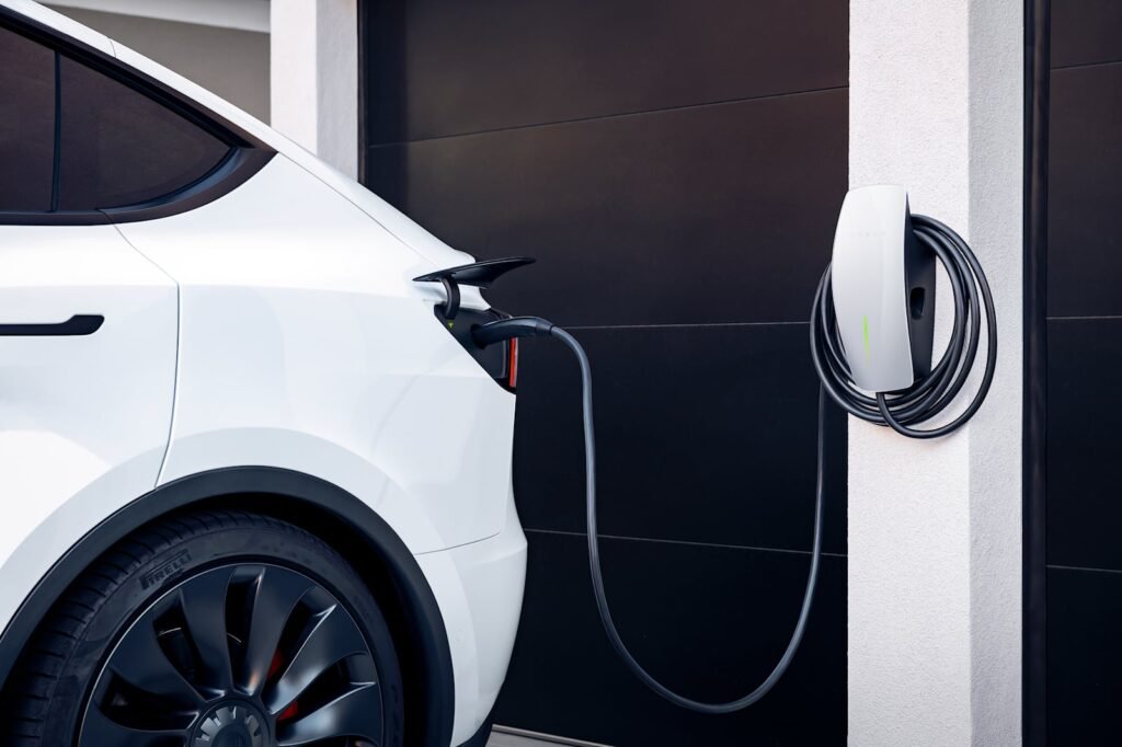 tesla-has-brilliant-plan-to-create-more-ev-charging-stations