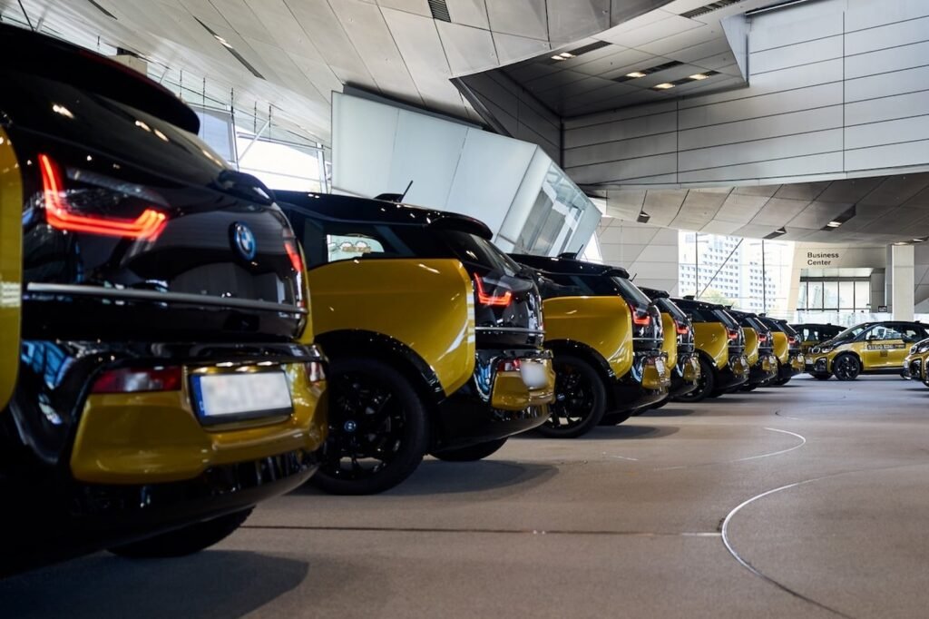 18-bmw-i3-models-get-special-gold-paint-job-but-you-can’t-buy-them