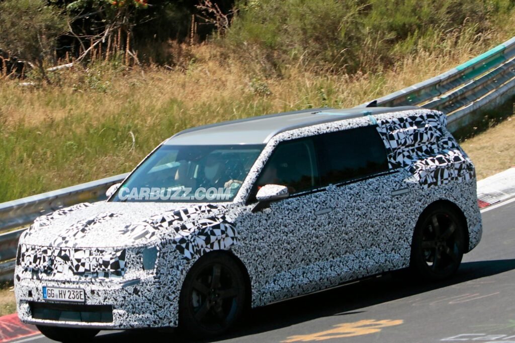 kia-ev9-flexes-electric-muscle-on-the-world’s-toughest-race-track