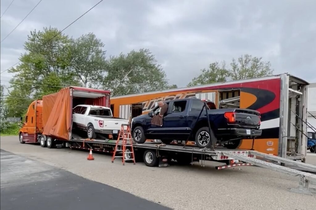 fleet-of-ford-f-150-lightning-ev-trucks-heading-to-kentucky-flood-zone