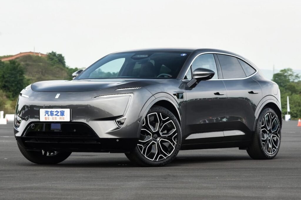 578-horsepower-luxury-suv-proves-china-builds-some-sweet-evs