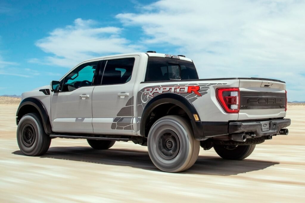 car-thief-steals-brand-new-raptor-r-from-ford’s-dearborn-lot