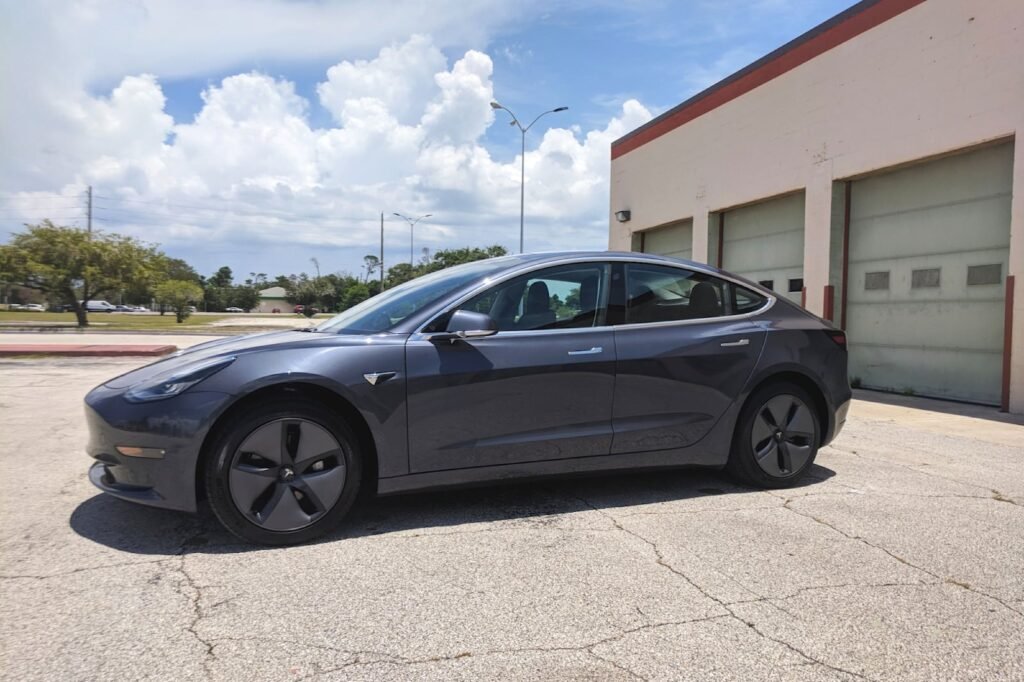 tesla-removes-model-3-long-range-from-its-website