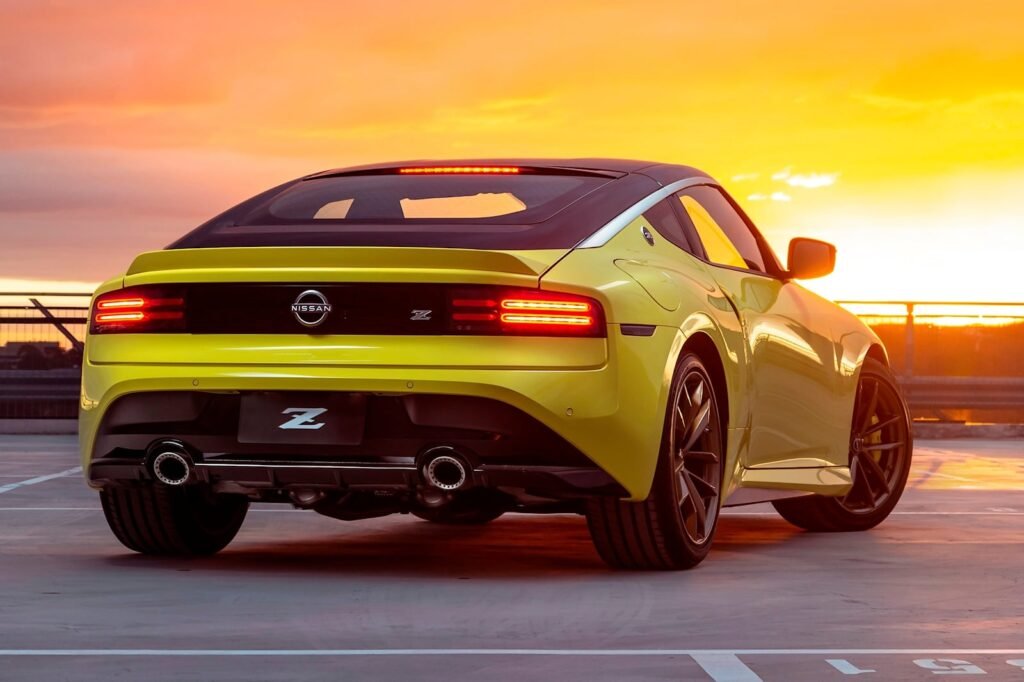 greedy-nissan-dealers-are-stashing-z-proto-spec-models-for-themselves