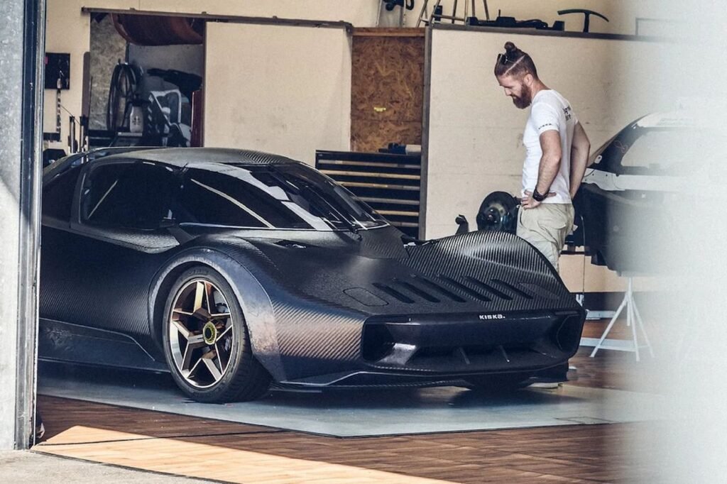 rs3-powered-carbon-fiber-racer-will-pay-tribute-to-a-rally-legend