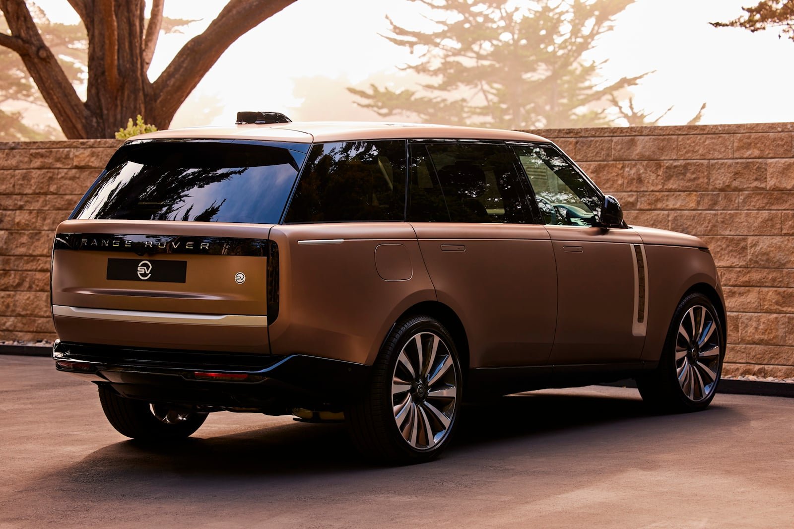 range-rover-sv-carmel-edition-is-a-$345,000-masterpiece