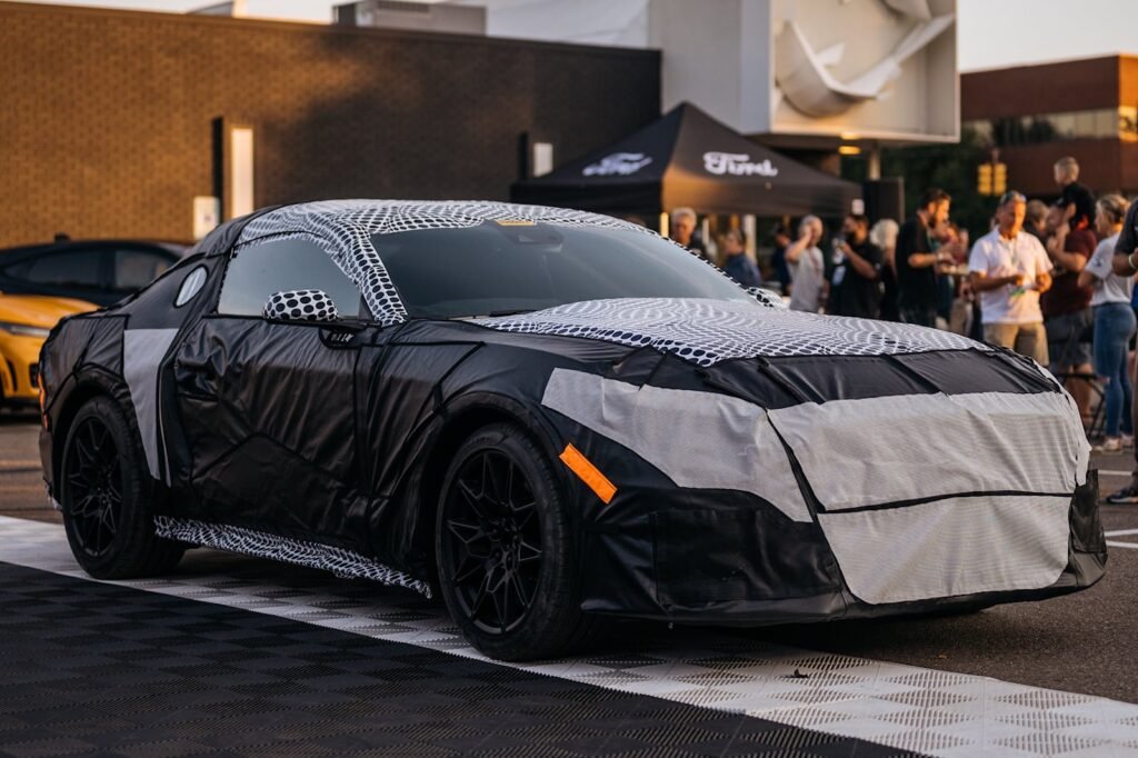 official:-ford-mustang-will-debut-in-the-perfect-place