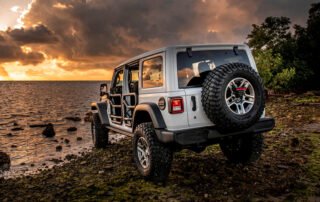 jeep-to-target-ford-bronco-with-new-high-tide-edition?